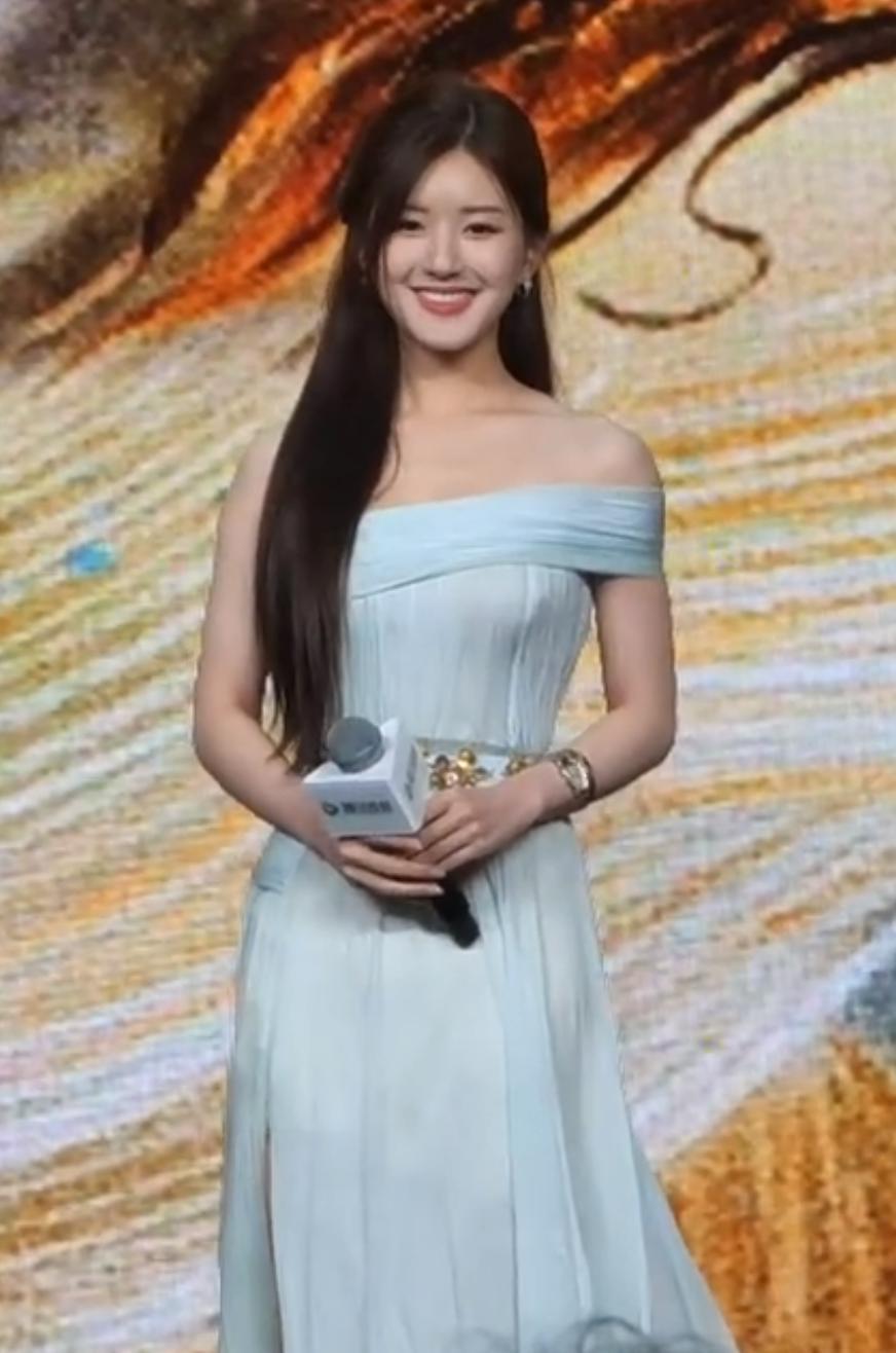 赵露思过度修图像网红，终于明白她为什么被归为“普女”