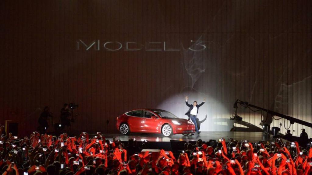 19 万的新 Model 3，全是马斯克「砍」出来的