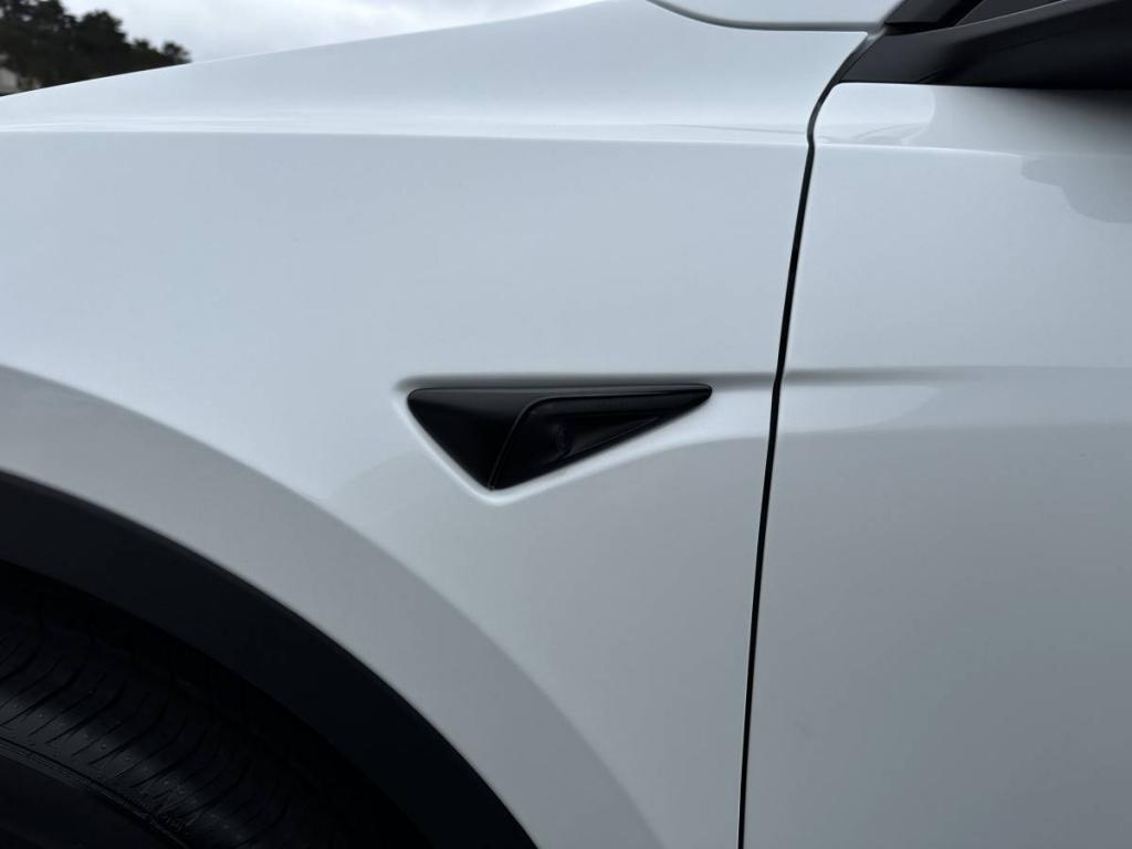 19 万的新 Model 3，全是马斯克「砍」出来的