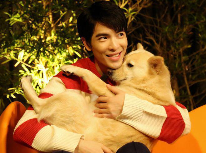 萧敬腾50岁未婚妻宣布不生娃，女强男弱太好磕！