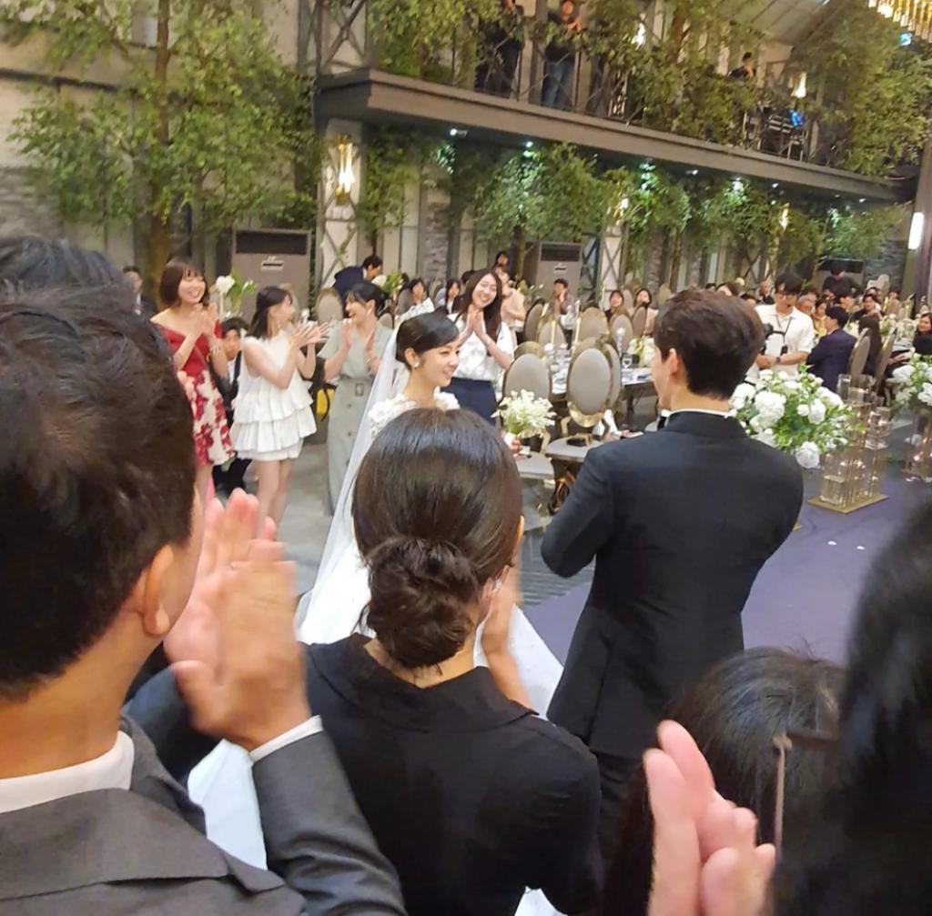 第二场婚礼圆满举行！这一对新人太让人羡慕了！