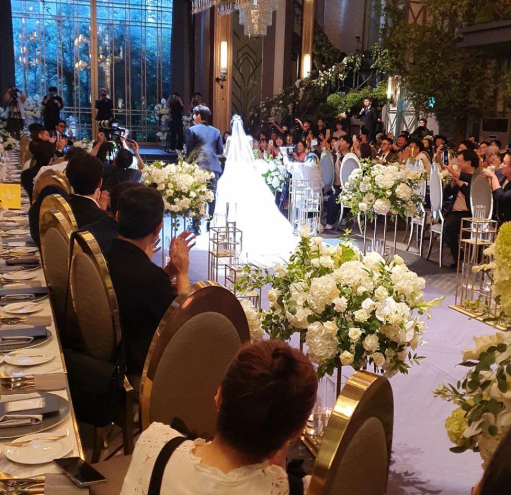 第二场婚礼圆满举行！这一对新人太让人羡慕了！