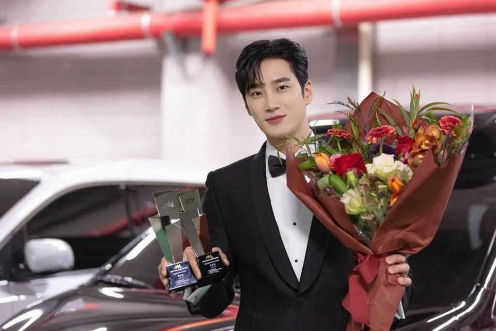 Blackpink的Lisa跟世界首富的儿子好上了