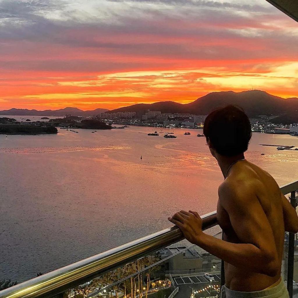 Blackpink的Lisa跟世界首富的儿子好上了