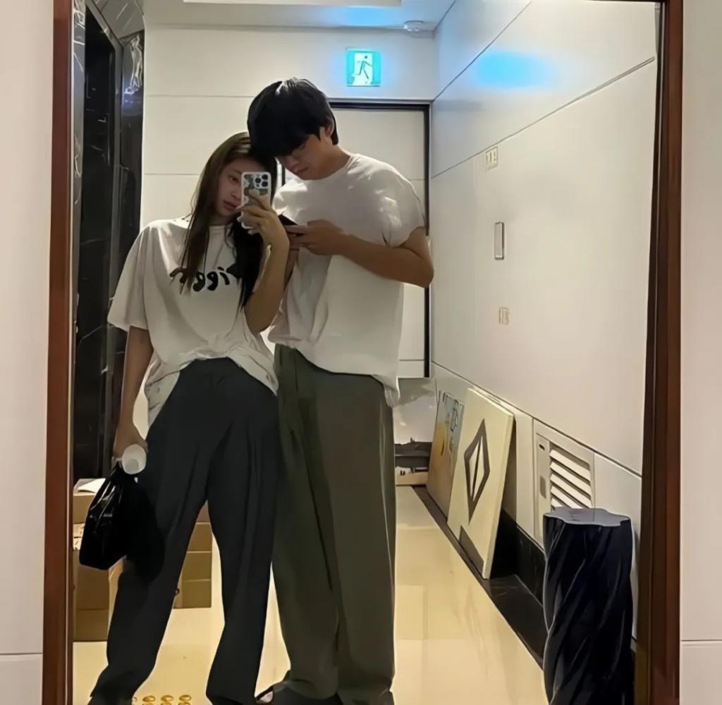 Blackpink的Lisa跟世界首富的儿子好上了