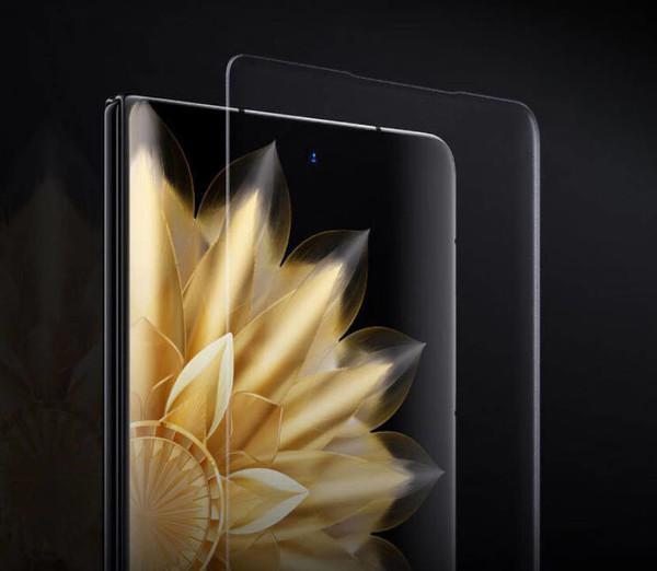 昆仑巨犀奇迹泰坦……今年手机厂商怎么全去磕玻璃了？