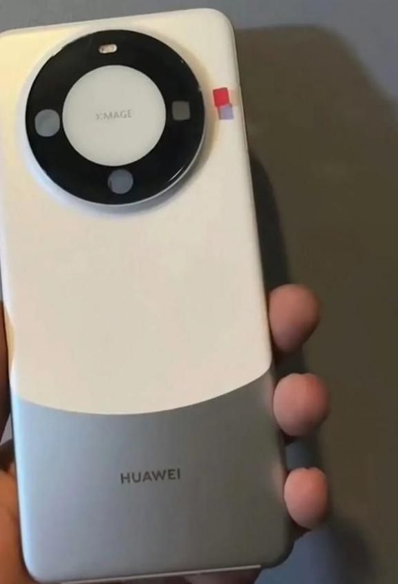 同一天发布！华为苹果暗自较劲