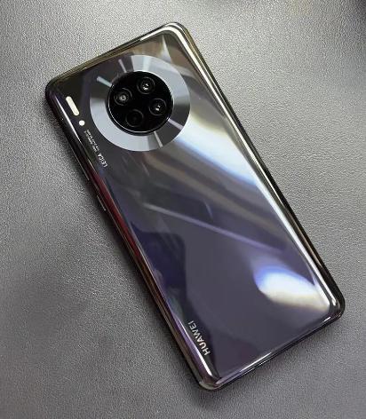 同一天发布！华为苹果暗自较劲