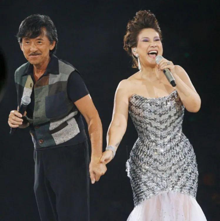 70岁甄妮无惧资本！发文手撕《好声音》，还点名那英那辛两姐妹