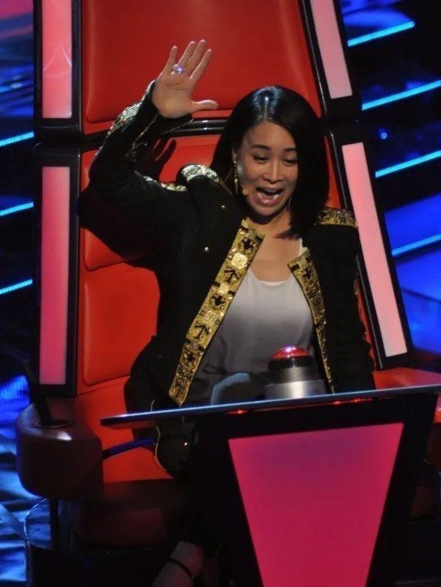 70岁甄妮无惧资本！发文手撕《好声音》，还点名那英那辛两姐妹