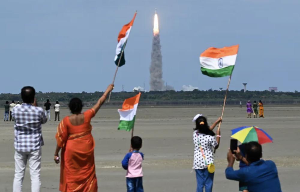 全球第四个!成本仅7460万美元,印度凭什么登月?