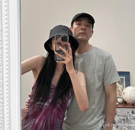 李光洁官宣二胎，细看他对二婚妻子的态度才明白郝蕾为何离开