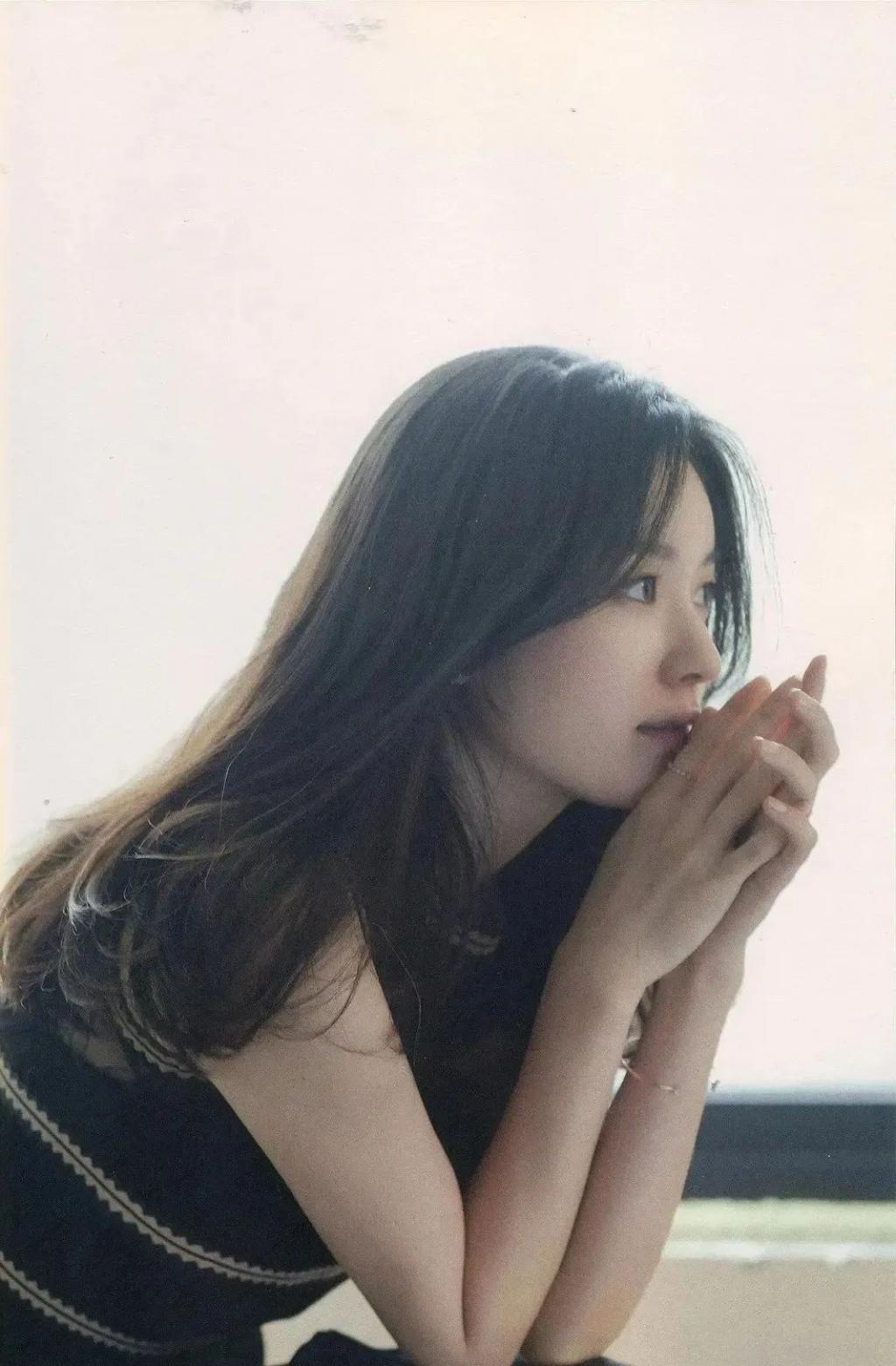 天哪……她都开始演高中生的妈了？