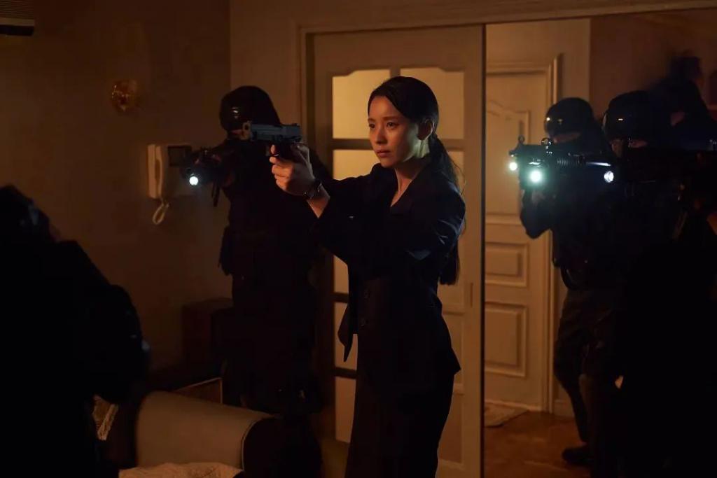 天哪……她都开始演高中生的妈了？