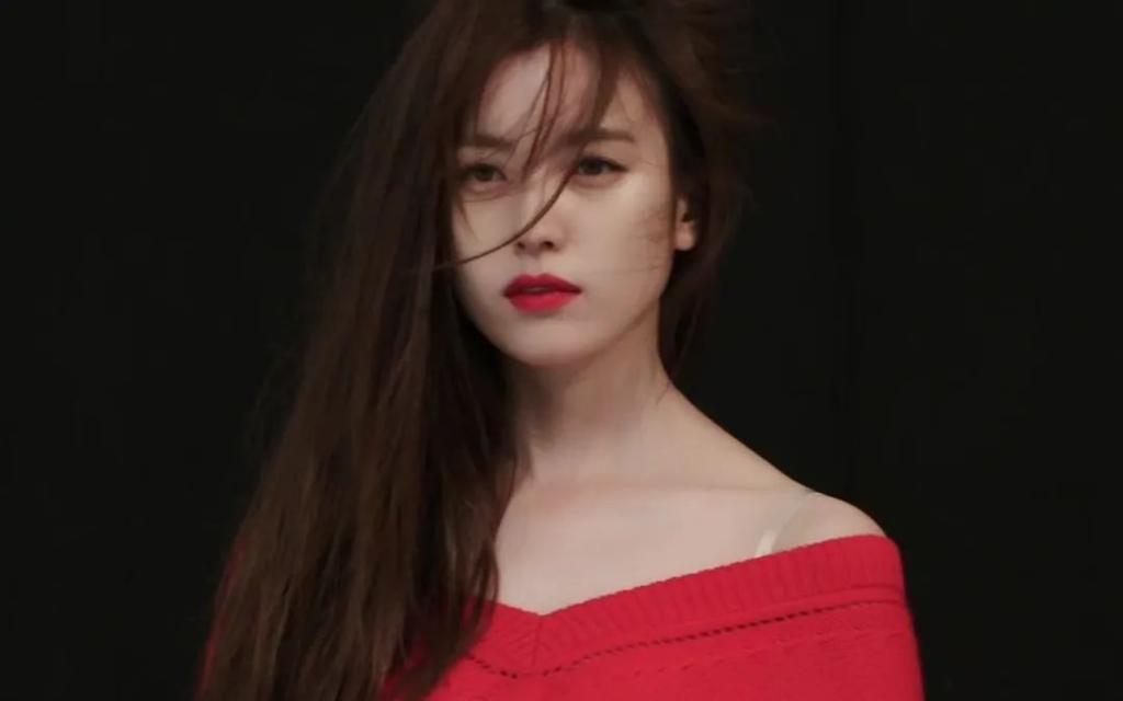 天哪……她都开始演高中生的妈了？