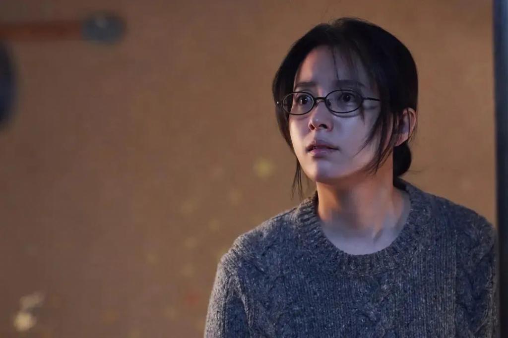 天哪……她都开始演高中生的妈了？