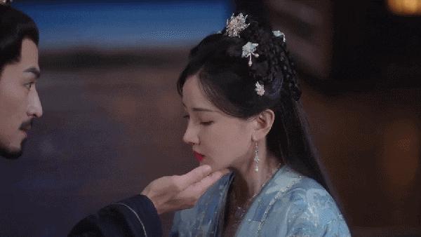 脸是假的，但感情是真的…