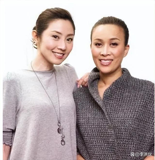 李玟录音事件升级，《好声音》幕后大佬占内娱半壁江山