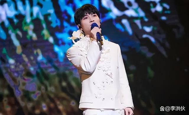 李玟录音事件升级，《好声音》幕后大佬占内娱半壁江山