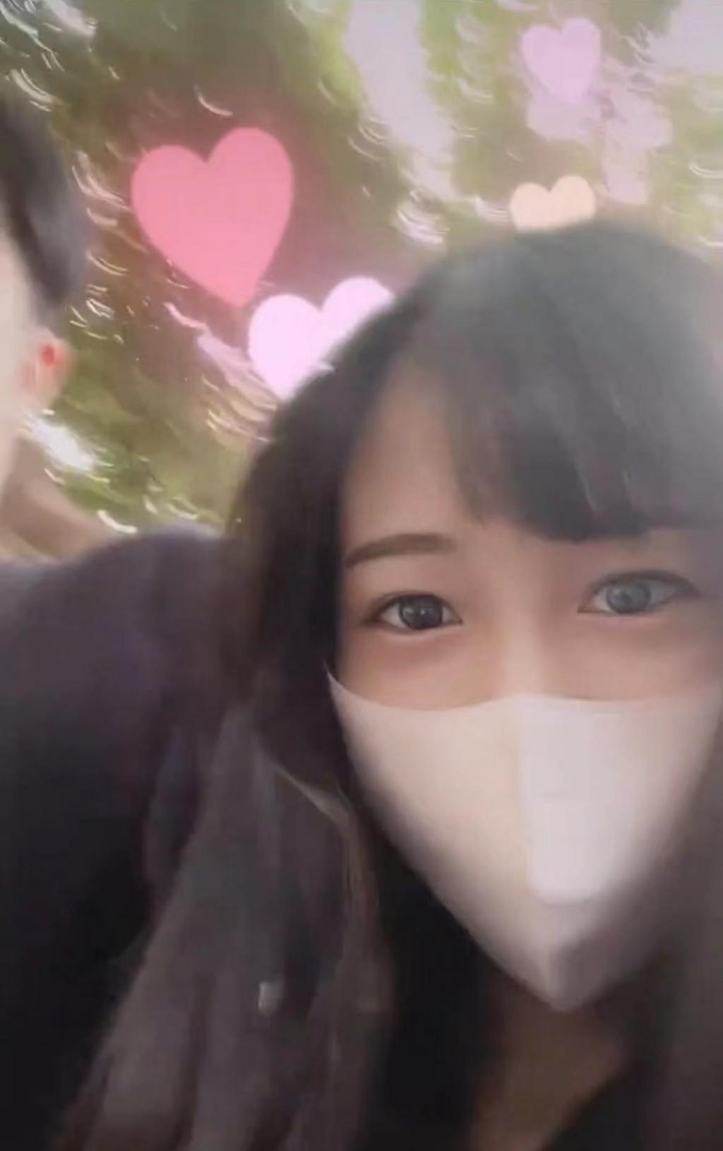 特步公主与七匹狼公子晒婚后生活，开普通车喝平价水接地气