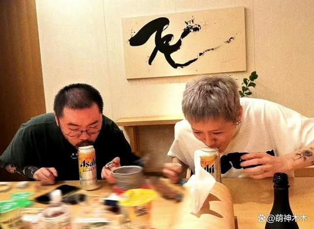 鹿晗关晓彤遭质疑！频繁去日本游玩，为当地旅游做宣传被骂翻