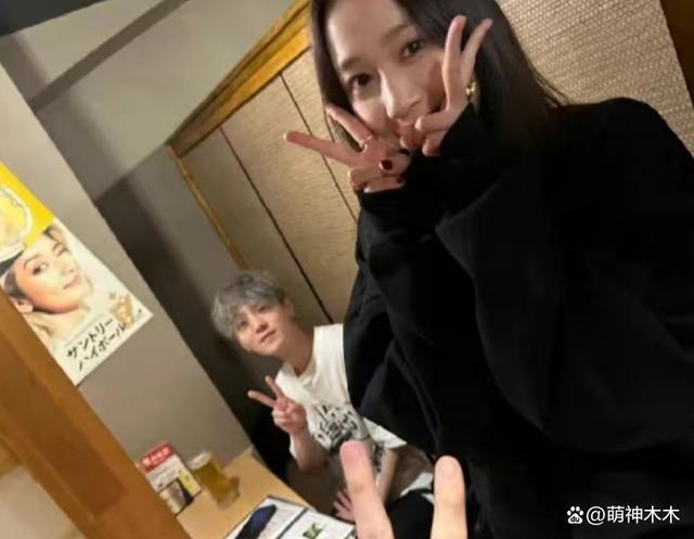 鹿晗关晓彤遭质疑！频繁去日本游玩，为当地旅游做宣传被骂翻