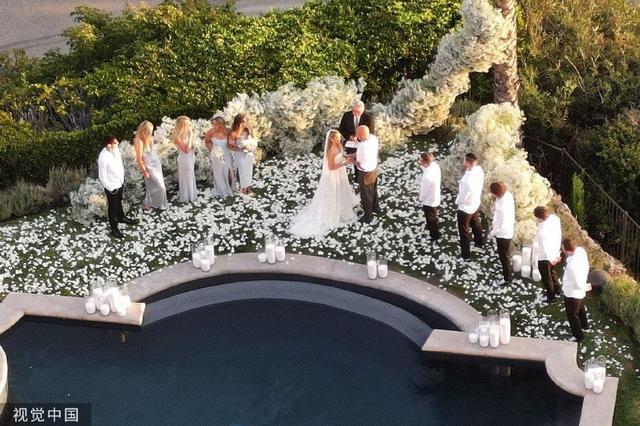 麦莉·赛勒斯妈妈和《越狱》主演举行婚礼