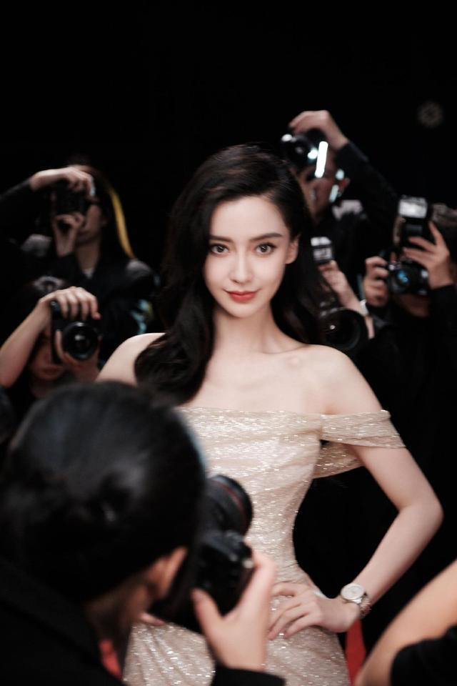 Angelababy璀璨星光大片 又美又飒优雅迷人