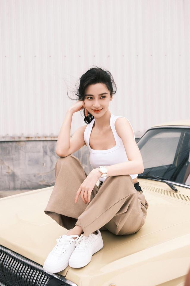 Angelababy璀璨星光大片 又美又飒优雅迷人