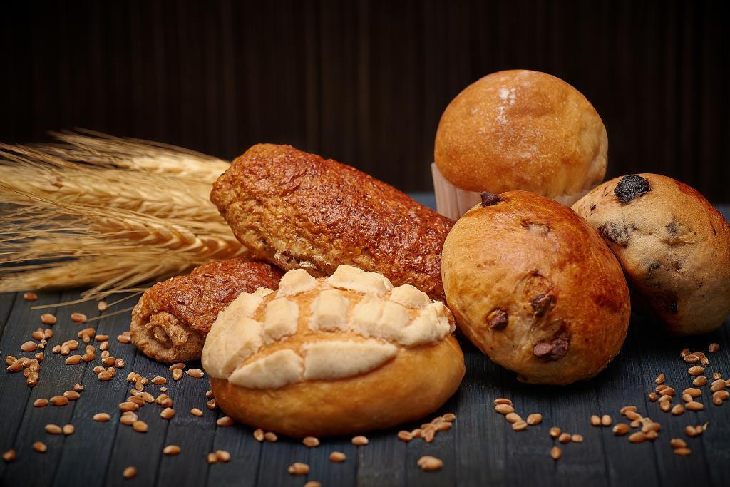 线下烘焙不火了，年轻人开始线上“抢”面包