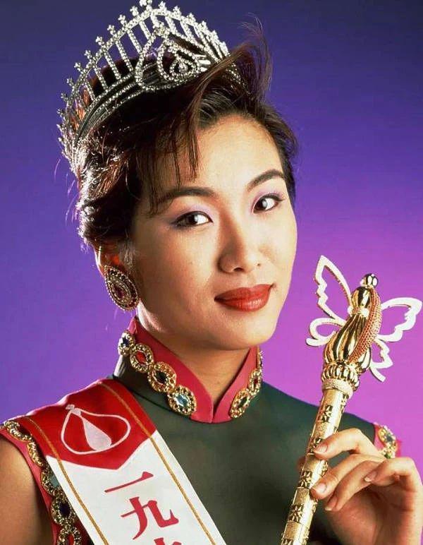 她结了个婚，被骂死了。
