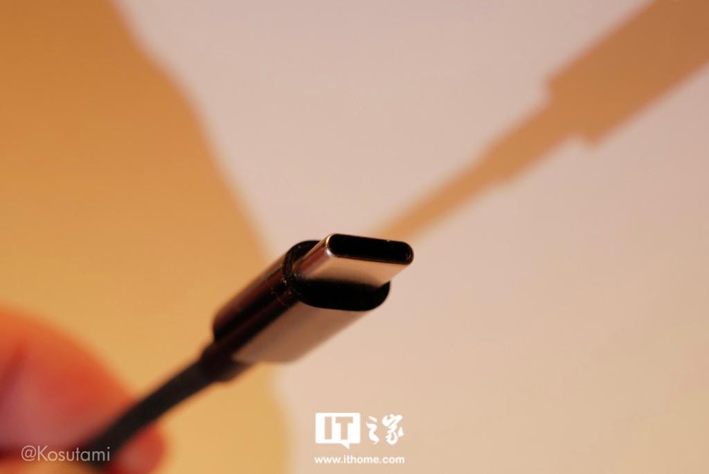 苹果 iPhone 15 Pro 所用 USB-C 数据线曝光，IT之家详细上手解析