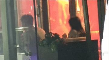 又被拍到夜会美女？他现在是彻底放飞自我了吧！