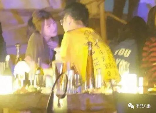 又被拍到夜会美女？他现在是彻底放飞自我了吧！