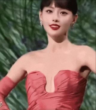 又被拍到夜会美女？他现在是彻底放飞自我了吧！