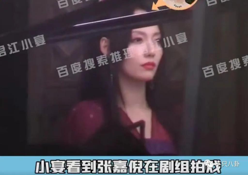 又被拍到夜会美女？他现在是彻底放飞自我了吧！