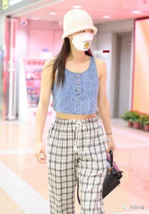又被拍到夜会美女？他现在是彻底放飞自我了吧！