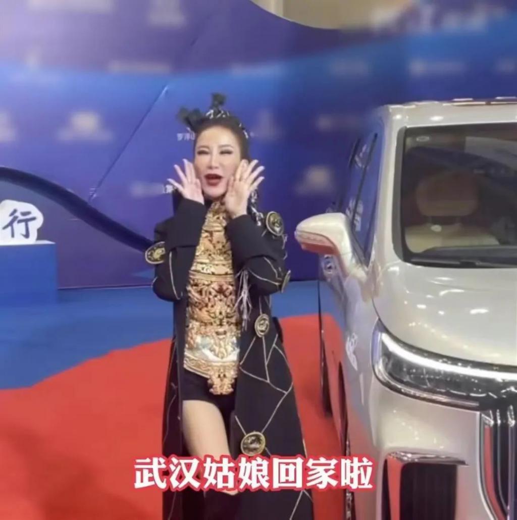 李玟风波进展：家人疑将李玟葬武汉，刘德华发声，柳骊疑道歉