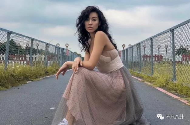 闹婚变了？当初他不是说“遇到老婆前的恋情都是错的”吗？