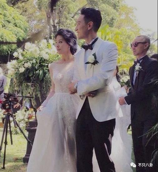 闹婚变了？当初他不是说“遇到老婆前的恋情都是错的”吗？