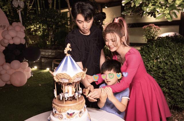 陈妍希晒送儿子上学视频 7岁小星星蹦蹦跳跳活泼可爱