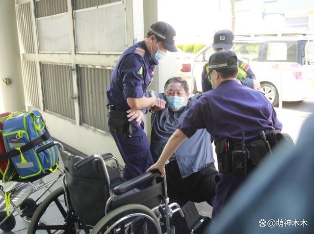 TVB又一老戏骨解约！年过70岁还要拄拐拍戏，官网删资料