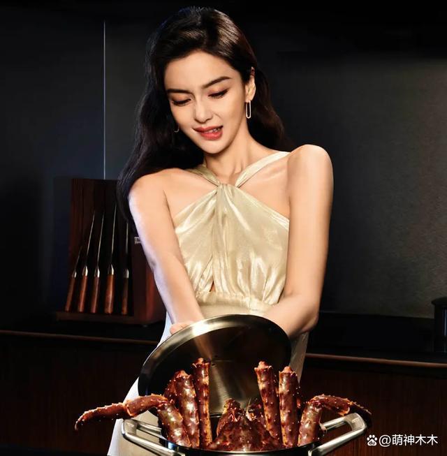 baby最新代言致敬前夫黄晓明，咬唇穿礼服下厨房被吐槽