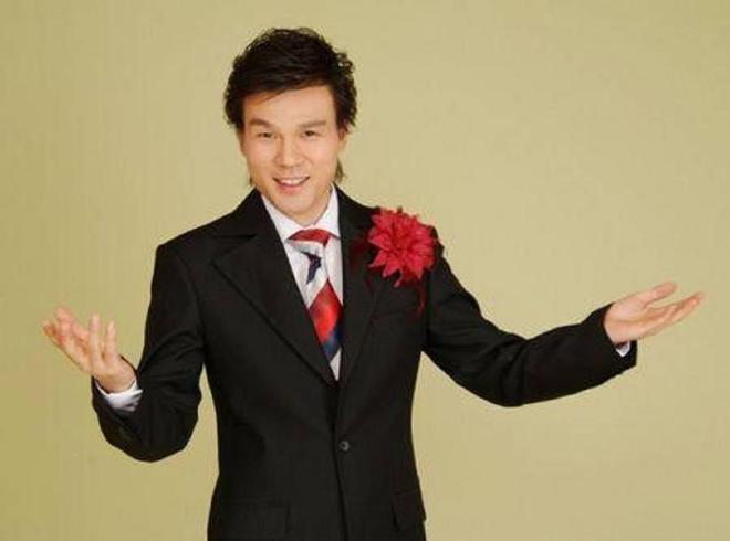 主持人李彬病情好转！吃激素脸浮肿，住豪宅和朋友相伴很乐观