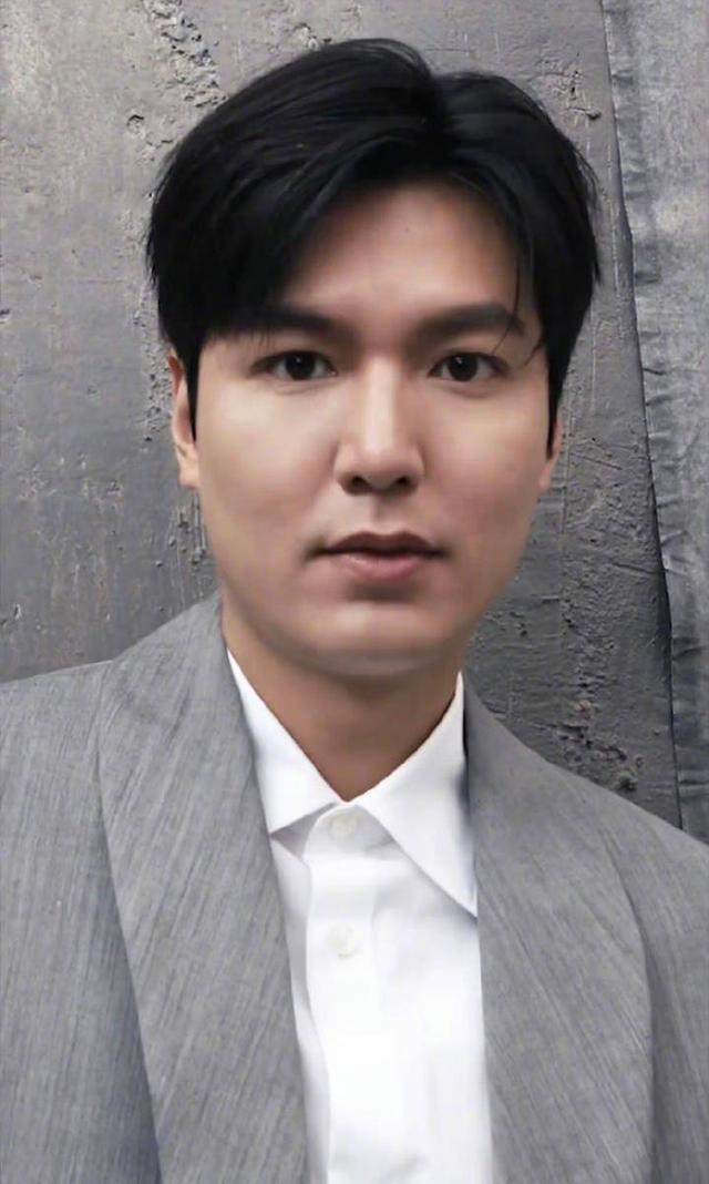 李敏镐近照曝光发福明显 与昔日帅气模样大不同