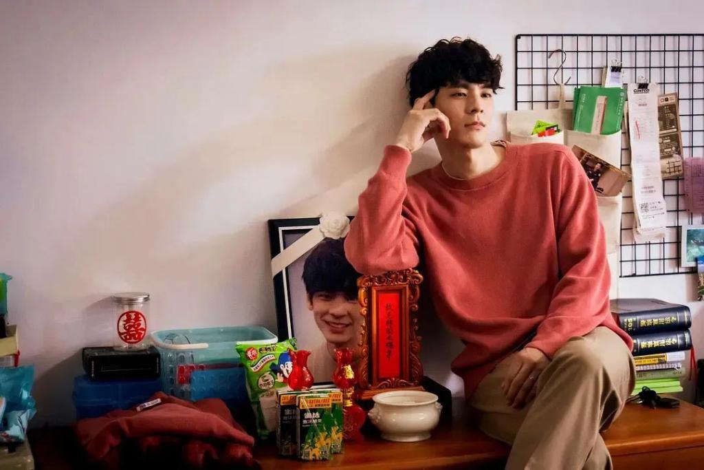 许光汉的屁股击败刘昊然，“灵肉齐飞”男菩萨回来了