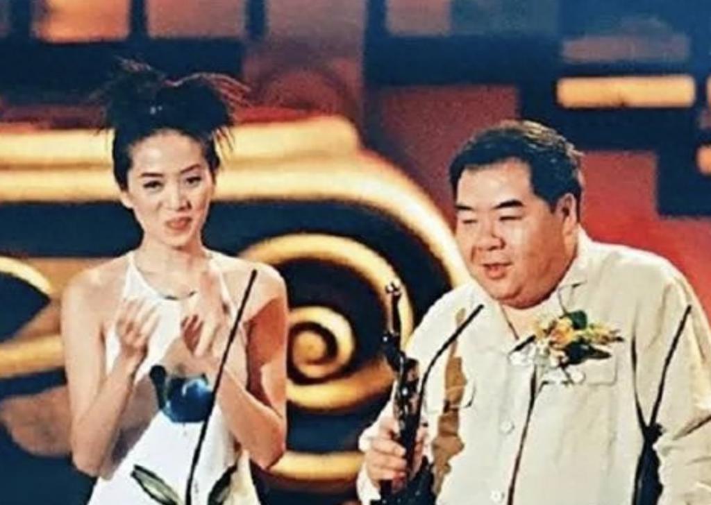 他欠债8000多万，只有刘德华伸出援助之手