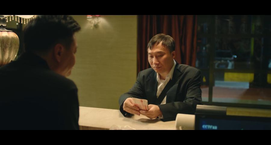 闭嘴，别再骂她低俗