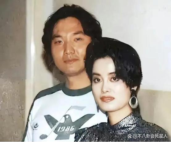 “两次逃税”毛阿敏：富豪老公去世公司爆雷，她全身而退