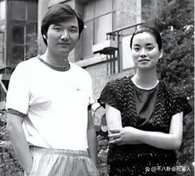 “两次逃税”毛阿敏：富豪老公去世公司爆雷，她全身而退